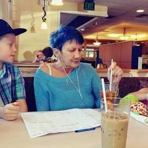 Meet your Posher, Eva